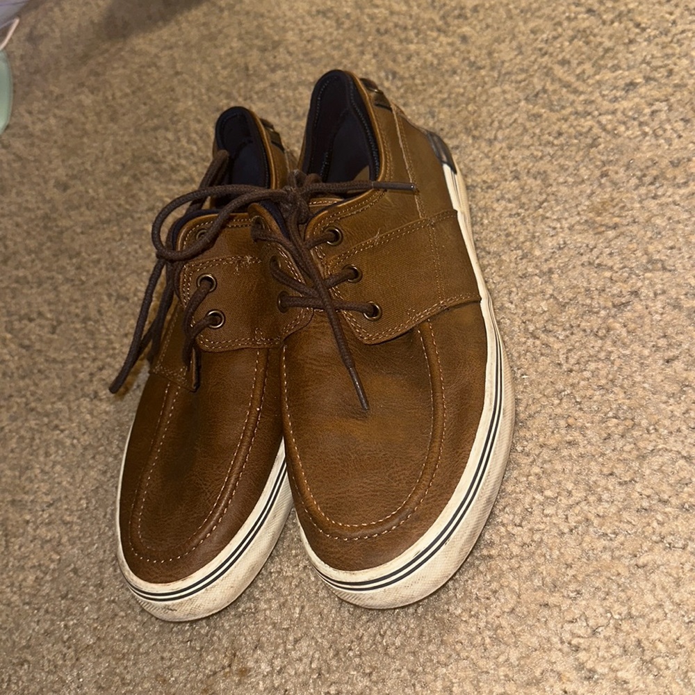 Men’s 7.5 Brown shoes